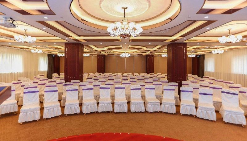 Buitenruimte van het hotel - Shanghai Xinhu Tourism Resort Hotel