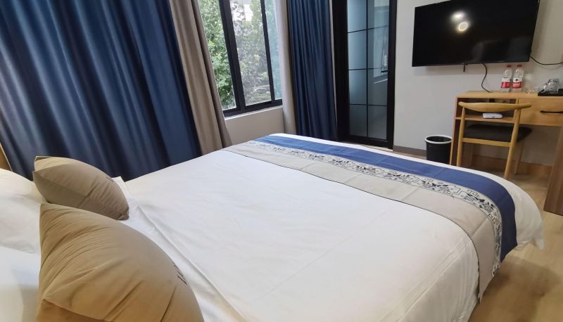 Camera business - Xingyun Hotel (Longmen High Speed Rail Station Store)