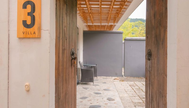 Area esterna dell'hotel - Hangzhou Fuchun Jushe Hot Spring Hotel