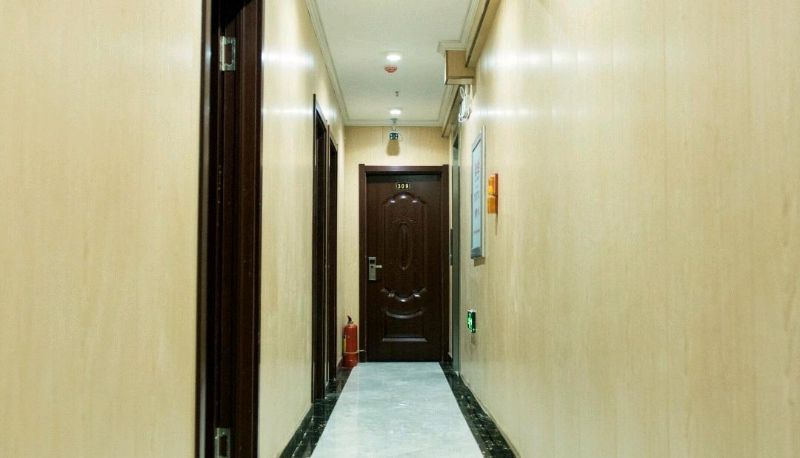 Zewnętrzna część hotelu - Guests come to the hotel again