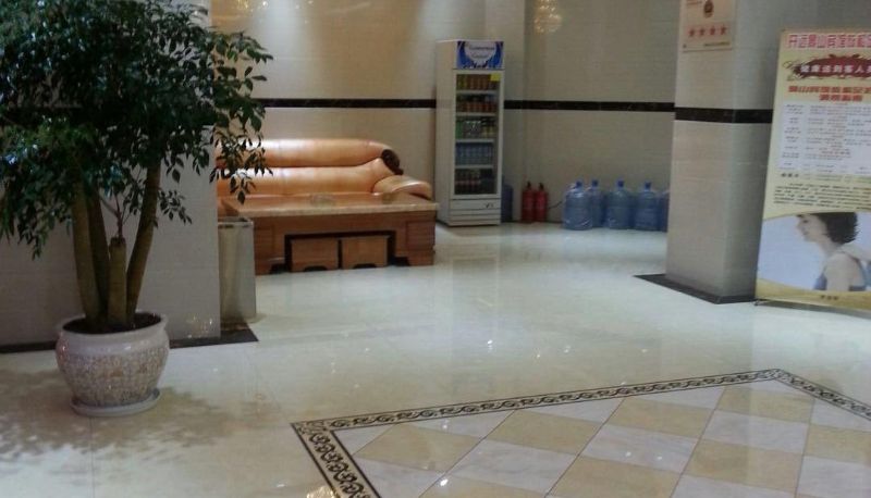 Area esterna dell'hotel - Junyi Chain Hotel (Kaiyuan Dongcheng People's Hospital Store)