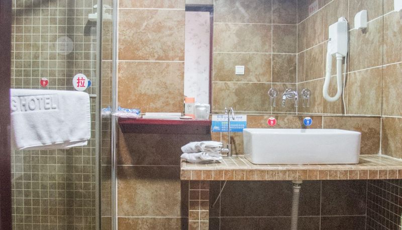 Zewnętrzna część hotelu - Haigang Business Travel Hotel