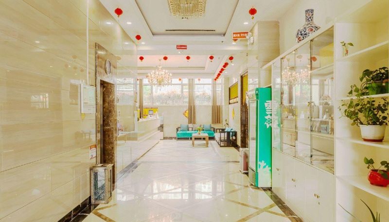 Hotel Außenbreich - Light Stay · Seven Days Hotel (Lushang Center Store)