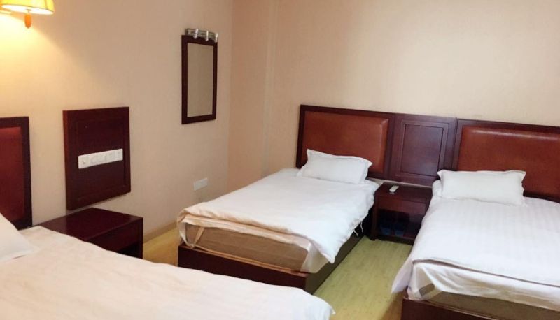 Zimmer - Red Army Hotel