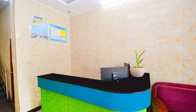 Area esterna dell'hotel - Yuhong Hotel