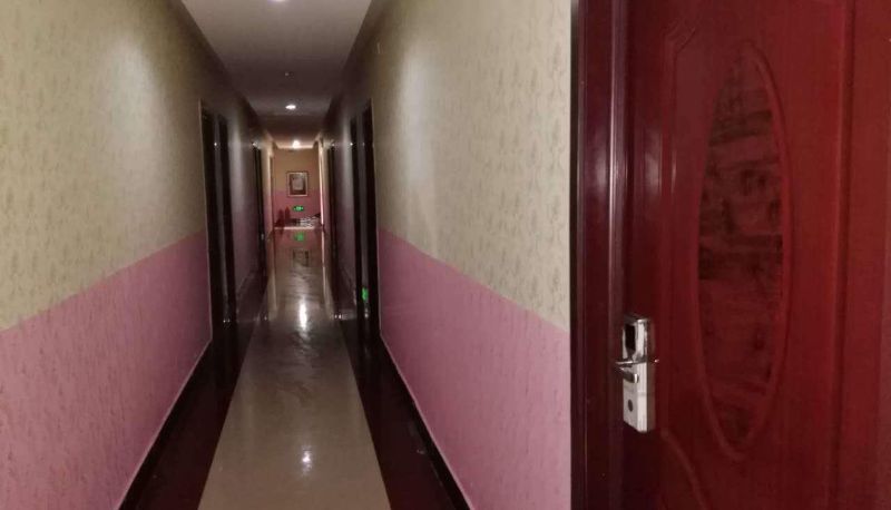 Zona exterior del hotel - Jinyuanbao Hotel