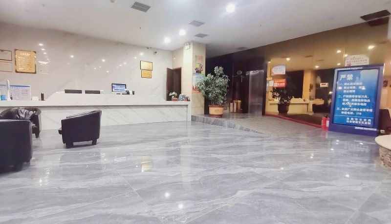 Area esterna dell'hotel - Golden Business Hotel