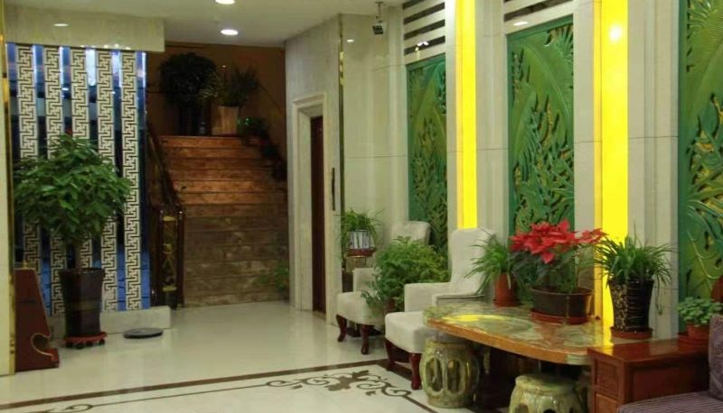 Buitenruimte van het hotel - Longqing Business Hotel