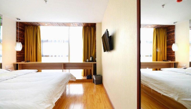 Camera business - Doudou Fashion Hotel (Huacheng Plaza Branch of Polytechnic University)