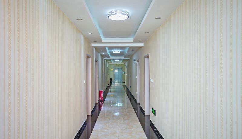 Zona exterior del hotel - Aru Business Hotel