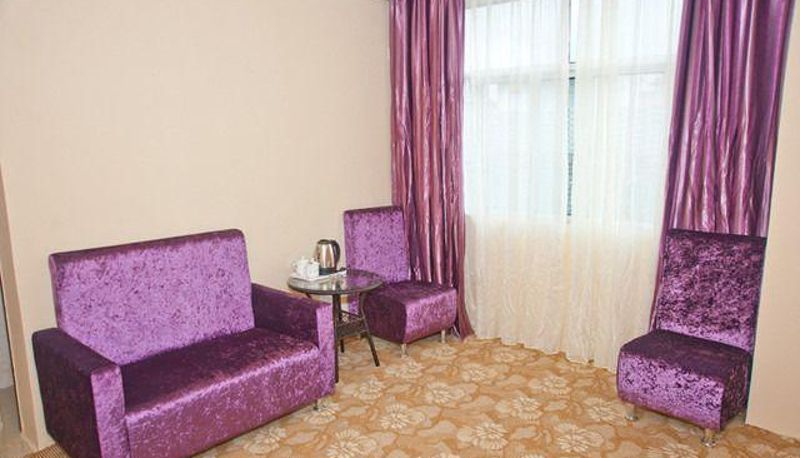 Camera business - Our own hotel (Guigang High speed Railway Station Branch)