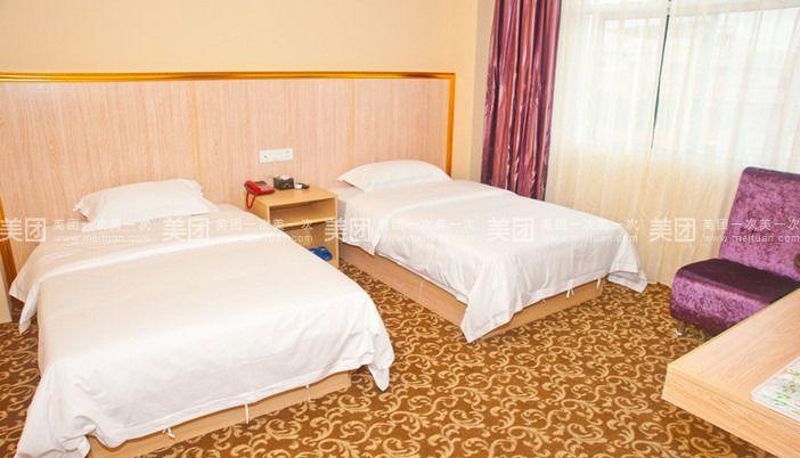 Camera business - Our own hotel (Guigang High speed Railway Station Branch)