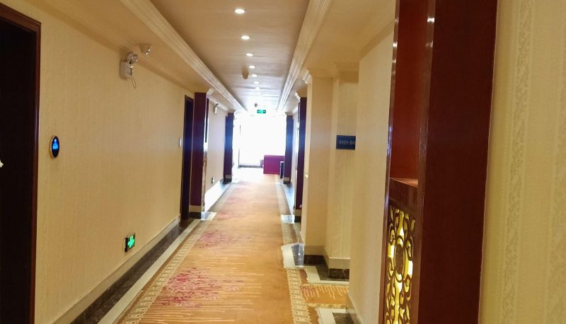 Area esterna dell'hotel - Shangri La Duge Hotel (Dukezong Ancient City Branch)