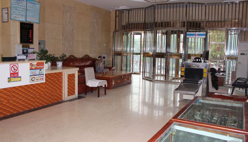 Zona exterior del hotel - Strait Business Hotel