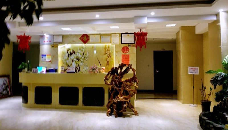Area esterna dell'hotel - Tengchong Yinli Hotel