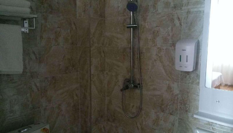 Area esterna dell'hotel - Qiqi Business Hotel