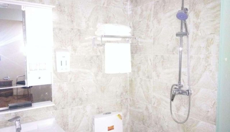Area esterna dell'hotel - Qiqi Business Hotel