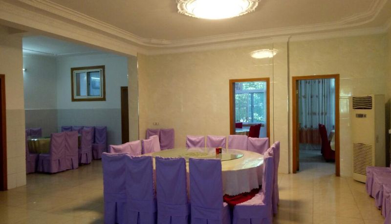 Hotel Außenbreich - Red Sun Hotel