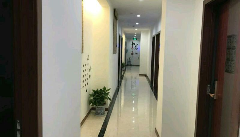 Buitenruimte van het hotel - Jinbuhuan Hotel