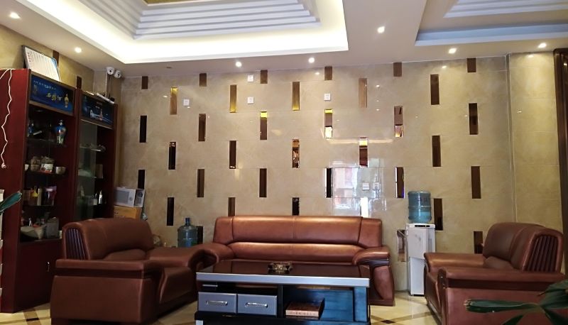 Area esterna dell'hotel - Tongjiang Business Hotel