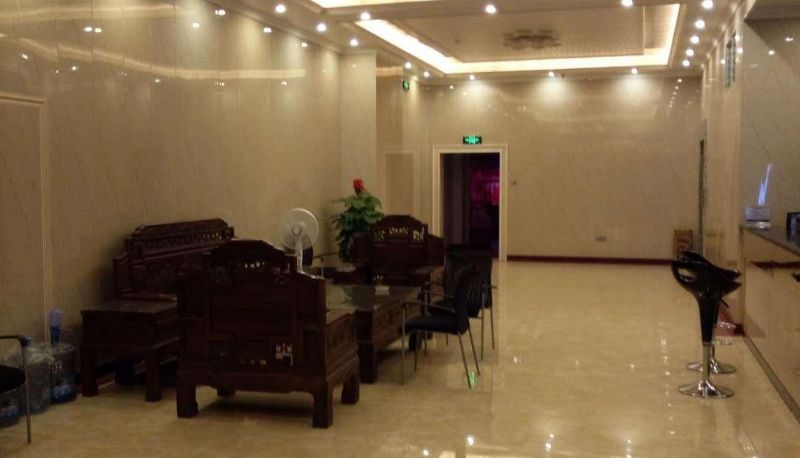 Area esterna dell'hotel - Yuanshun Business Hotel