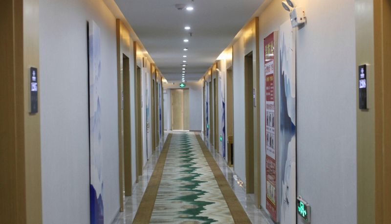Zewnętrzna część hotelu - Leiketai Hotel (Zongyang People's Hospital Store)