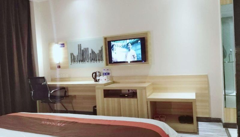 Camera business - Junyi Chain Hotel (Wuhan Dongxihu Avenue Store)