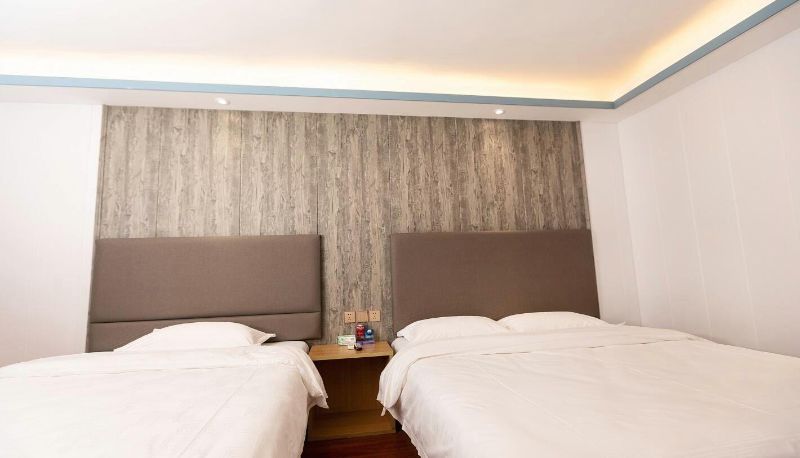 Camera business - Moshang Holiday Hotel (Luohe Vocational and Technical College Store)