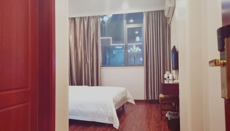 Business-Zimmer - Pai Hotel (Dingxi Min County Bus Station Danggui Medicinal City Store)