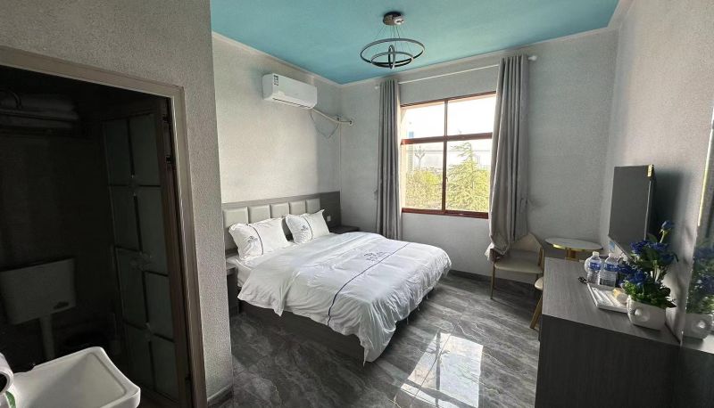 Camera - Platinum Bay Hotel