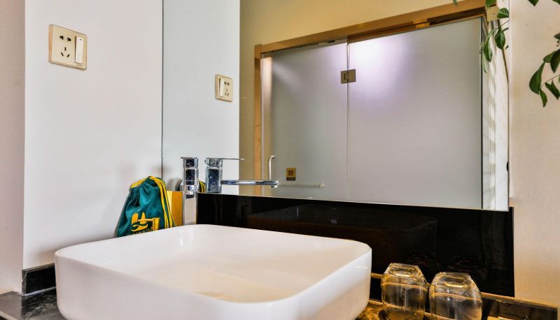 Camera business - Corolla · Hejing Luxury Hotel (Olympic Center Subway Station Store)