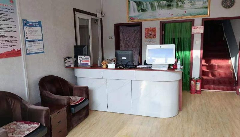 Zewnętrzna część hotelu - Yulong Hotel (Civil Affairs College Branch)