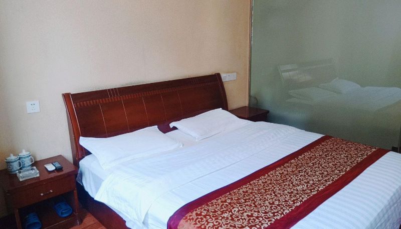 Camera business - Dongbian Business Hotel (Jiubao Passenger Transport Center Store)