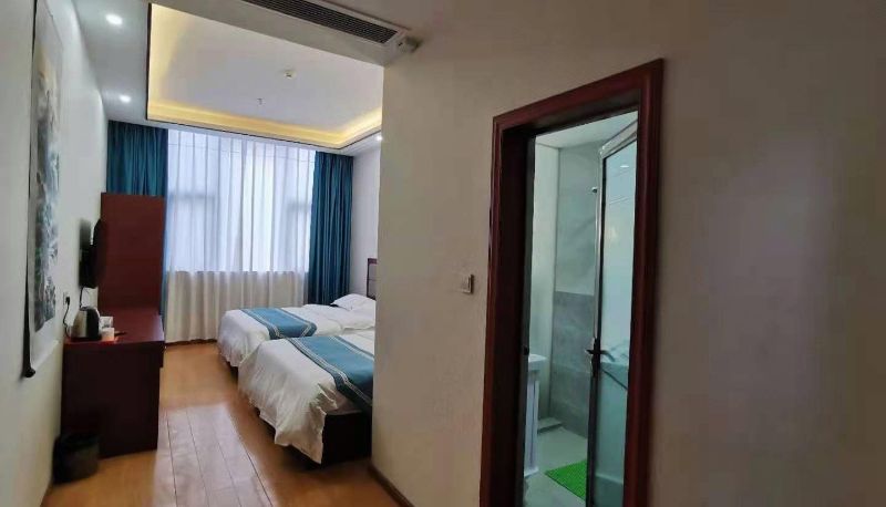 Kamer - Base Business Hotel