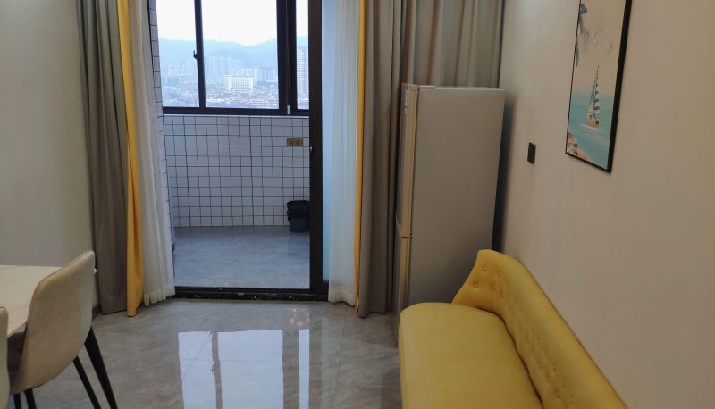 Suite - Jiang Shangjia (Huachang Building Store)