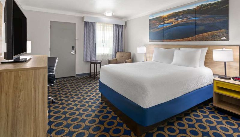 Camera - Days Inn by Wyndham Wauseon