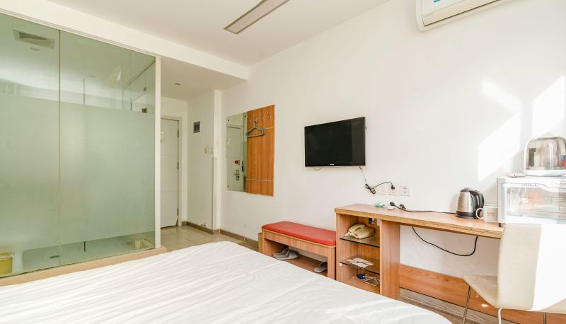 Camera business - Home Inn - Qingdao Railway North Station Yong'an Road Huayi Hotel