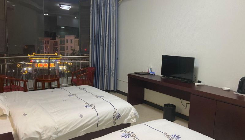 Zimmer mit Balkon - Minshun Hotel