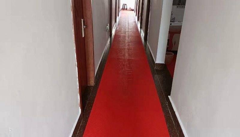 Area esterna dell'hotel - Red Forest Hotel
