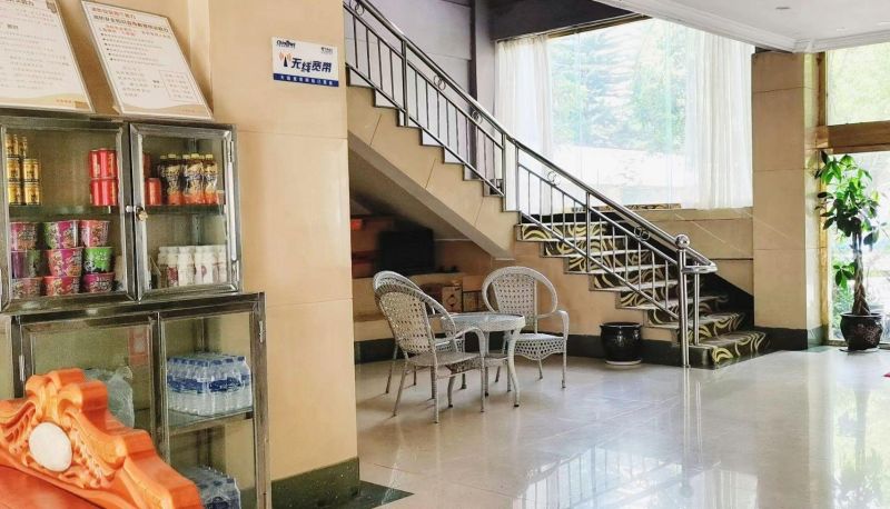 Area esterna dell'hotel - Lingbao Hotel