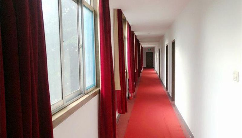 Zewnętrzna część hotelu - Jinda Hotel