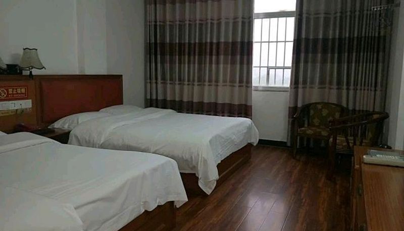 Zimmer - Guigang Fuyuan Hotel (West Bus Station Store)