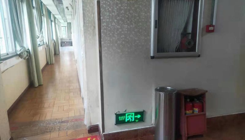 Area esterna dell'hotel - Station Front Holiday Hotel