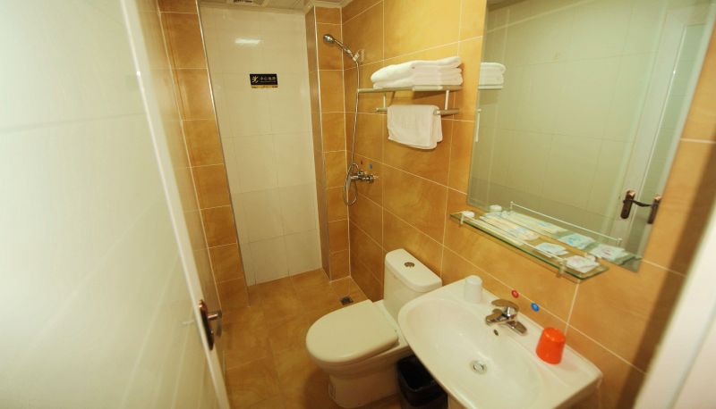 Habitación - Golden Bay Business Hotel