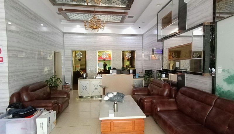 Area esterna dell'hotel - Qijiayi Business Hotel