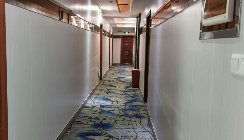 Area esterna dell'hotel - Qijiayi Business Hotel