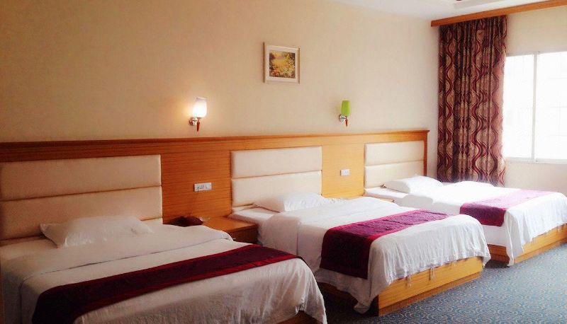 Zimmer - Longjiangqiao Business Hotel (Hechi Branch)