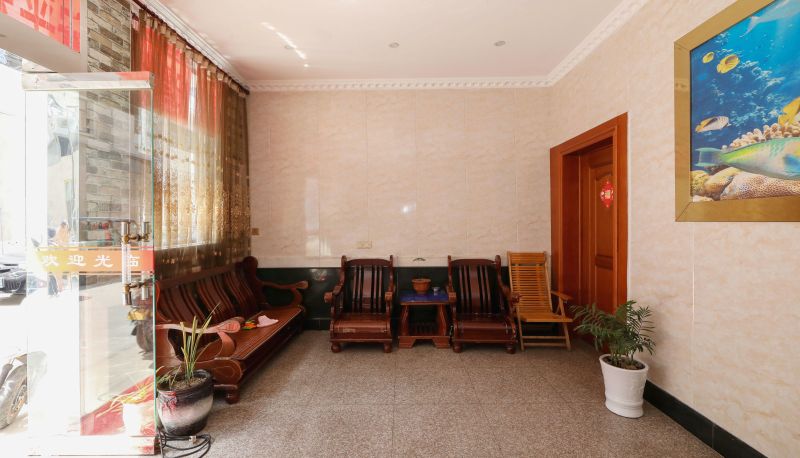 Zewnętrzna część hotelu - Golden Triangle Hotel