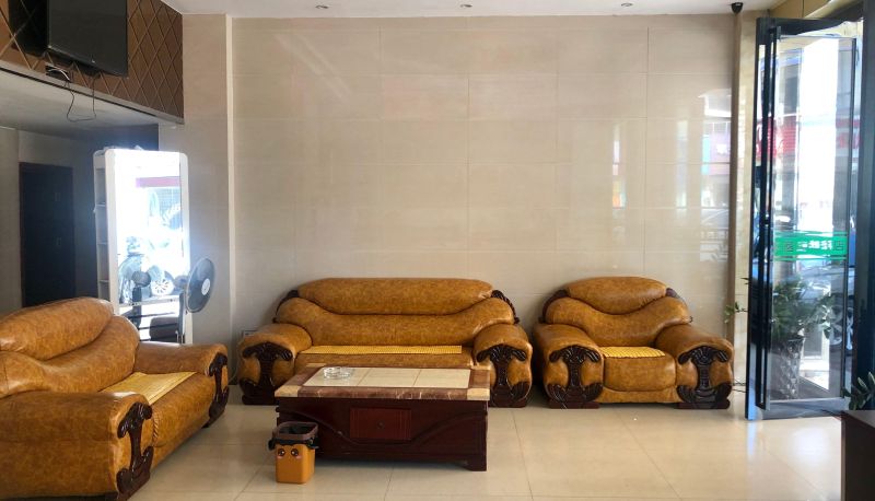 Area esterna dell'hotel - Huayi Business Hotel