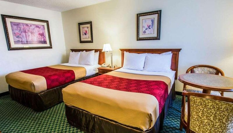 Chambre quadruple - Econo Lodge Port Canaveral Area